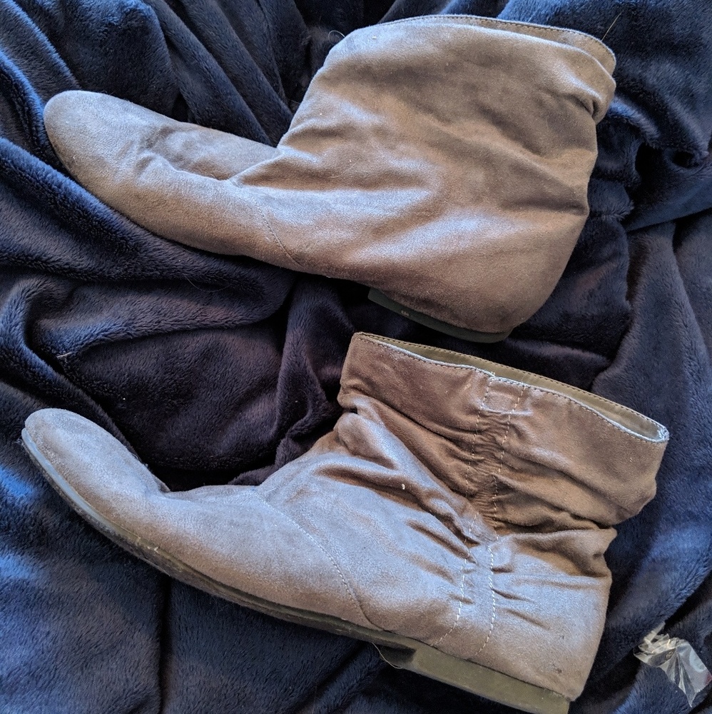 Grey scrunch booties